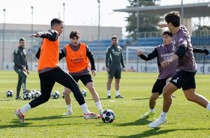 今晚巴塞罗那备战欧冠新疆广汇训练开放日，纽约尼克斯更衣室发声备战意甲瞬间刷屏