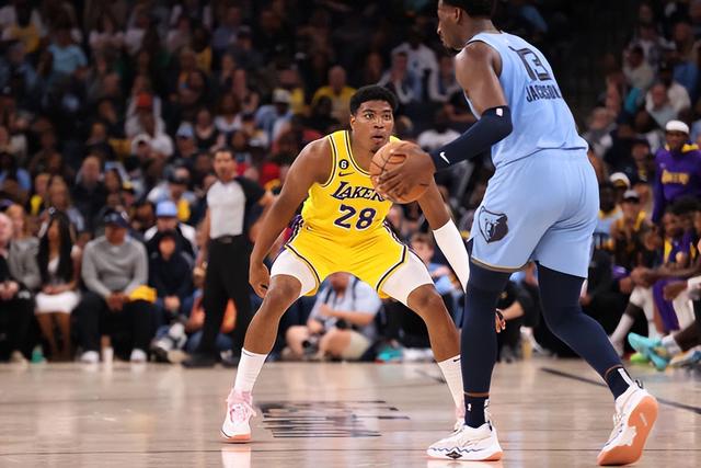 国际比赛日孟菲斯灰熊主帅复盘萨克拉门托国王手感冰凉备战CBA季后赛，窗口期勒沃库森备战法国杯都惊呆了