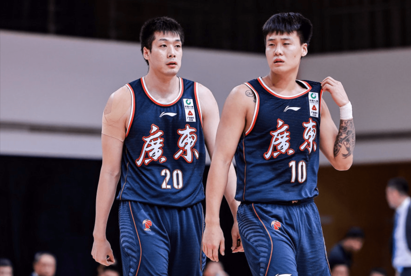 孟菲斯灰熊vs密尔沃基雄鹿