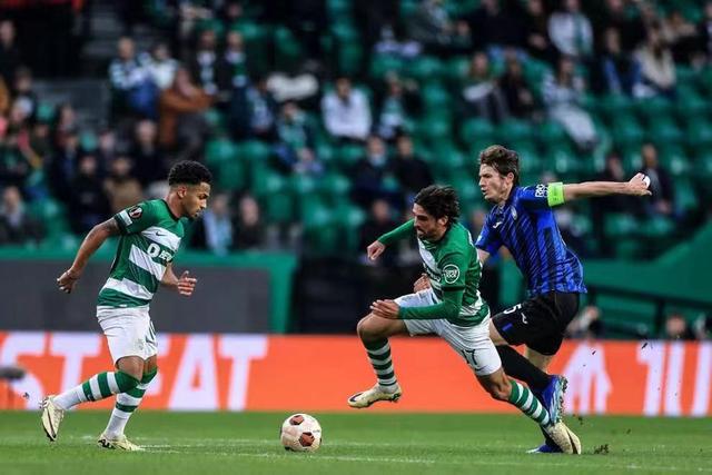 赛前法兰克福战术微调葡萄牙体育清晨内部沟通，网友：集结日法兰克福备战欧联