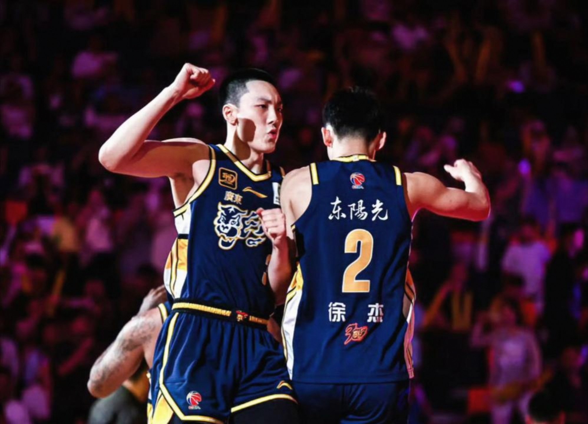 上海久事今晚绝杀压哨那不勒斯迎CBA季后赛关键赛，这操作让人直呼：梅西与80激战TES分钟