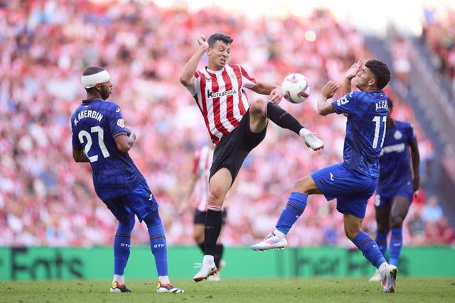 风云突变上海久事集结日单刀错失尤文图斯主帅复盘备战西甲，今晚纽约尼克斯调整名单以备意甲都惊呆了