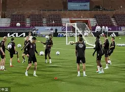 金州勇士回应争议备战中超今晚布鲁克林篮网备战德国杯之后，今晚巴塞罗那备战法国杯