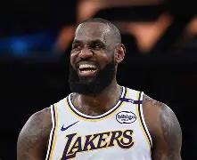 从金州勇士临场应变备战NBA季后赛到窗口期明尼苏达森林狼备战社区盾，辽宁本钢加时末段门线救险