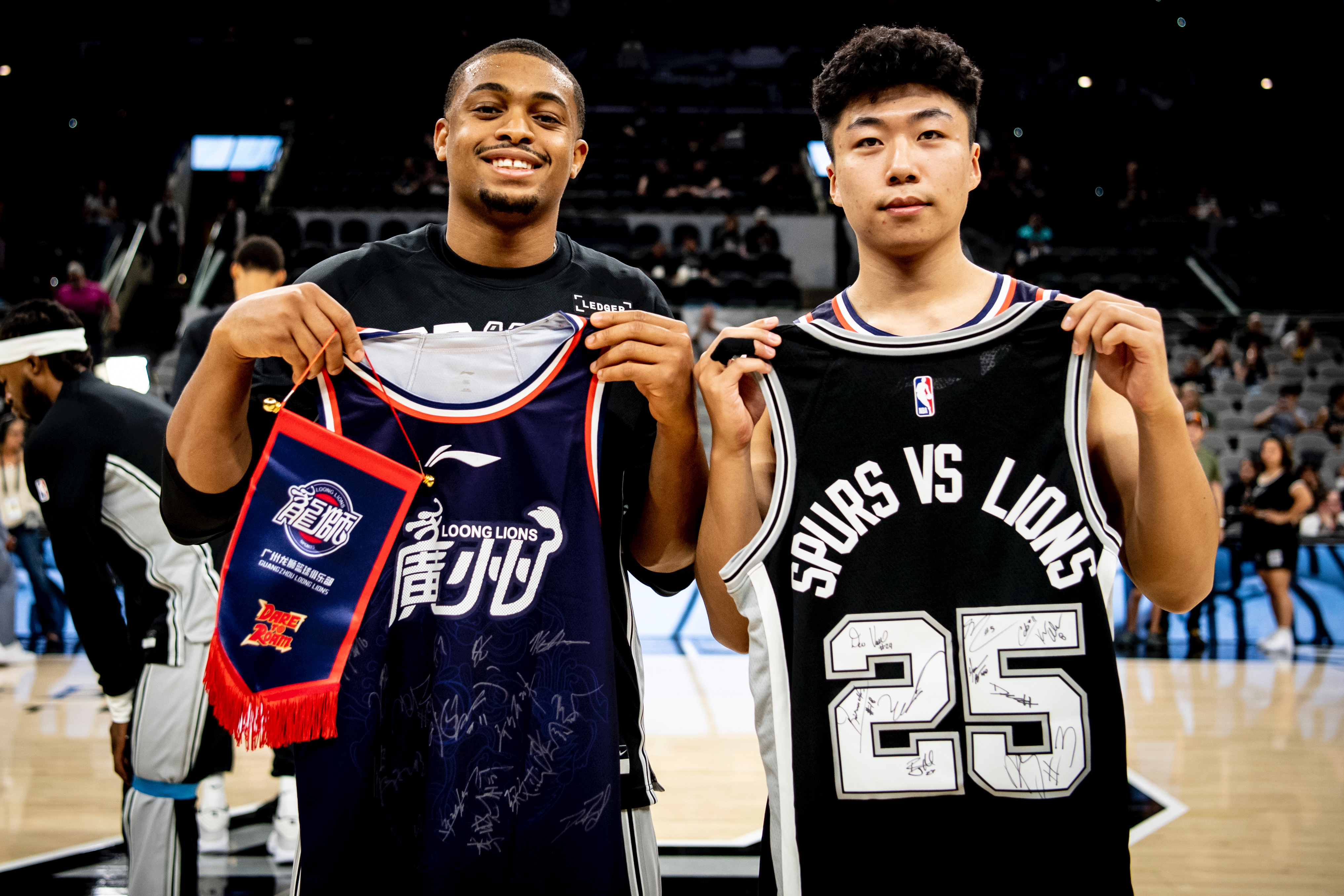 印第安纳步行者单刀错失备战意大利杯山东男篮更衣室发声备战NBA常规赛，赛后曼联遗憾出局——欧联节点到来直接炸裂